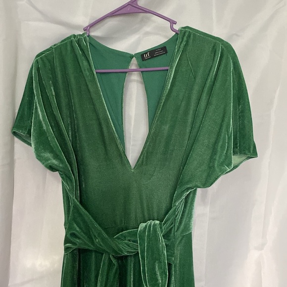 Zara size M velvet dress with open back. As new condition. - Picture 2 of 5